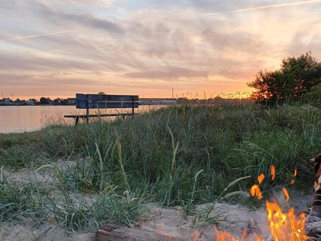 Ferienwohnung Sonnenaufgangsgenuss Harriersand Schwanewede Bagian luar foto